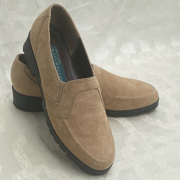 Naturalizer Shoes - Naturalizer Beige Suede Loafers Size 6AA